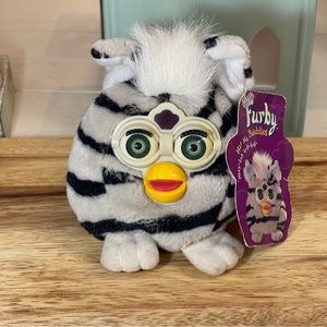 Furby Buddies Hug More